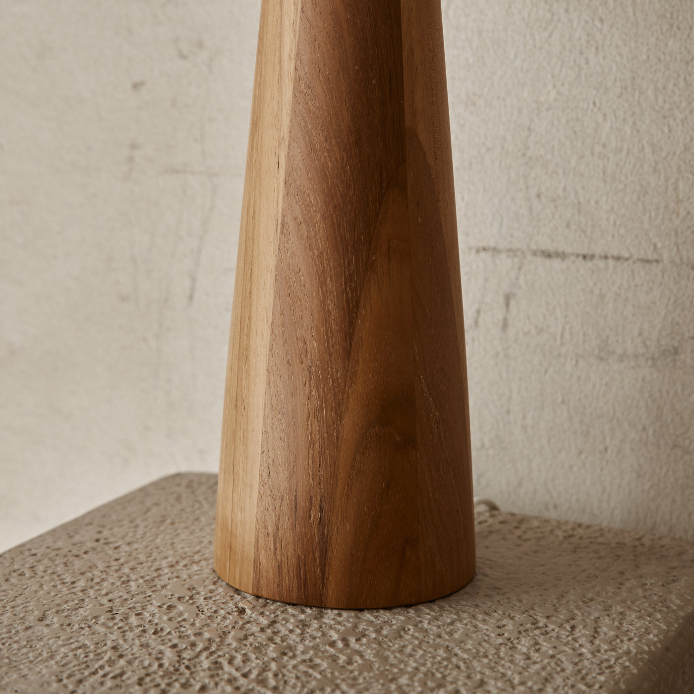 Alvin table lamp