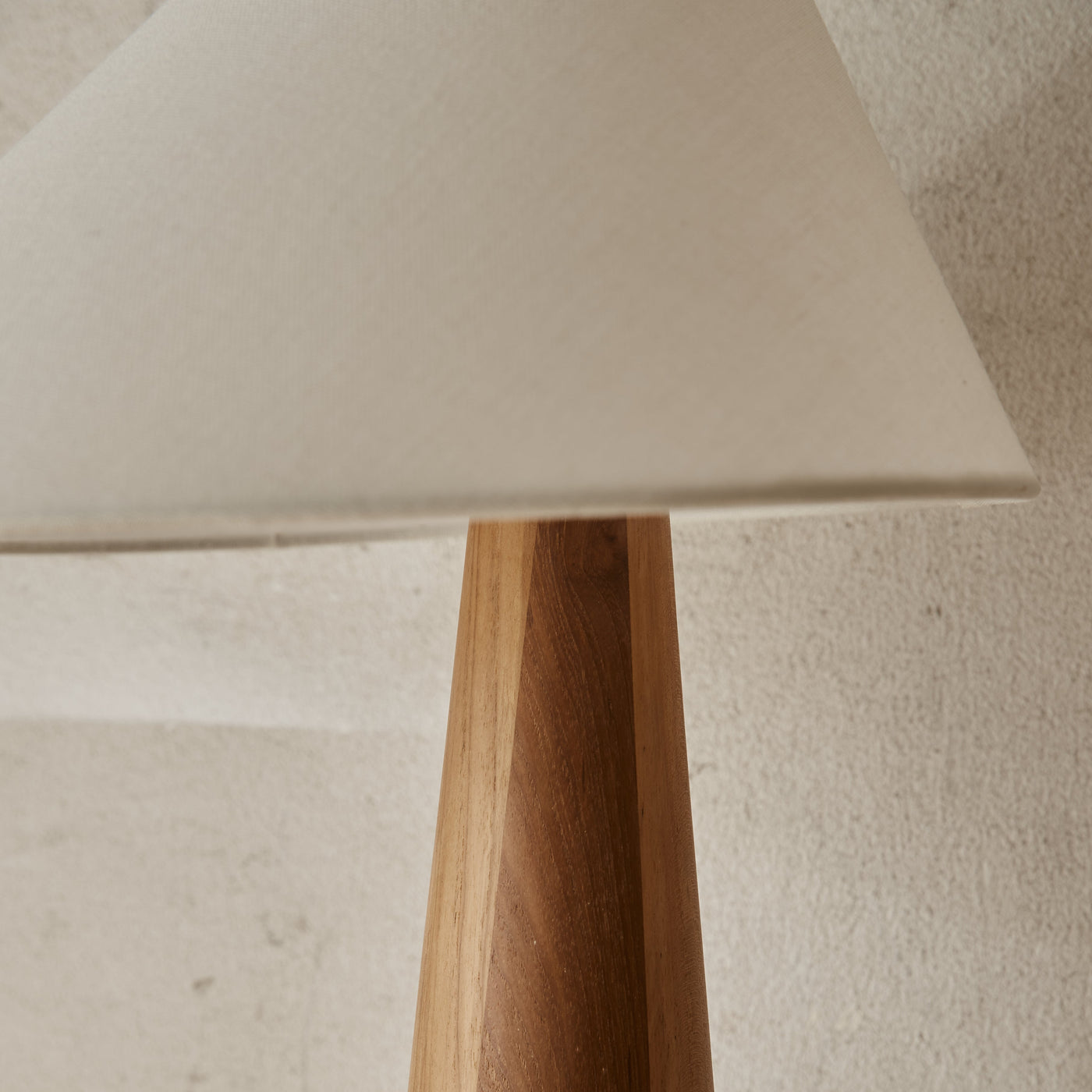 Alvin table lamp
