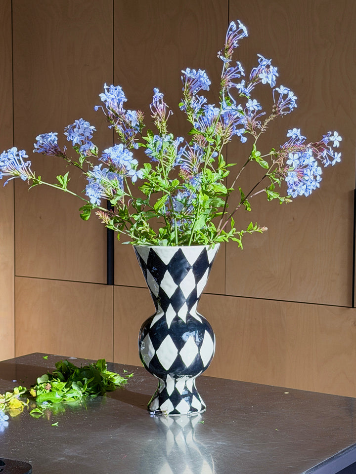 &klevering Rhombic Vase - Black