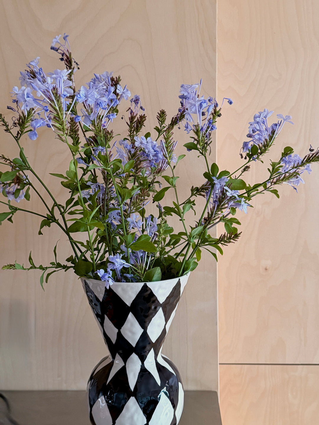 &klevering Rhombic Vase - Black