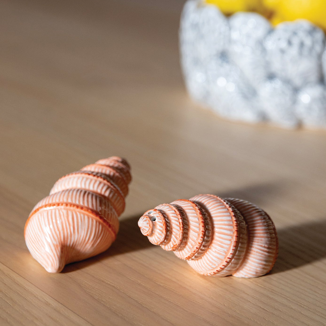 salt and pepper shaker set shell  shape