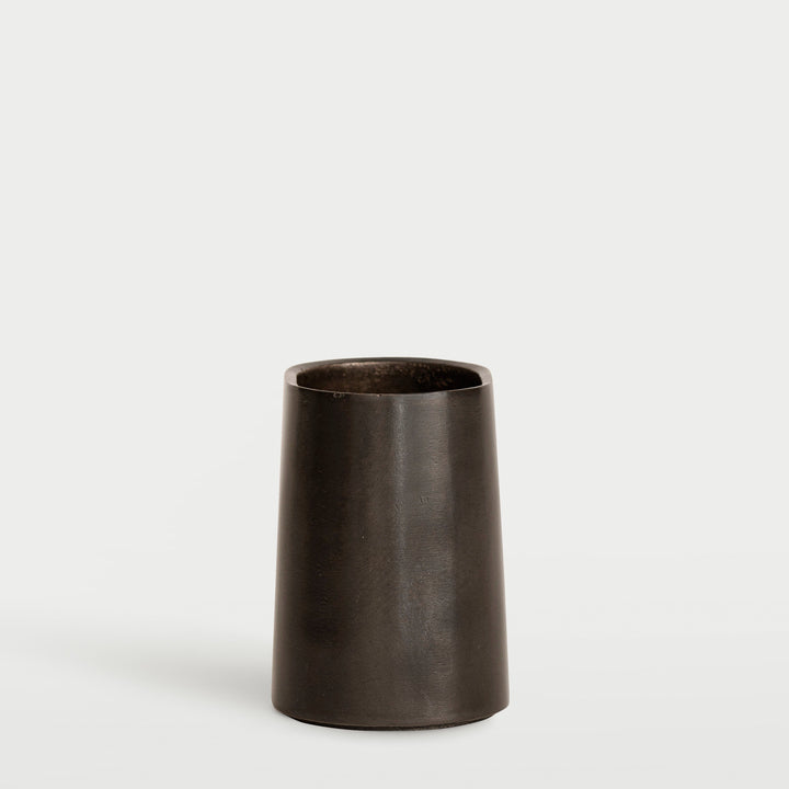 Pen stand in darkened brass from Stem
